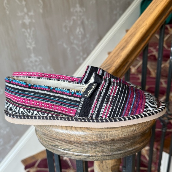 Latinas ladies fabric flats excellent condition, size 8 - Picture 5 of 11